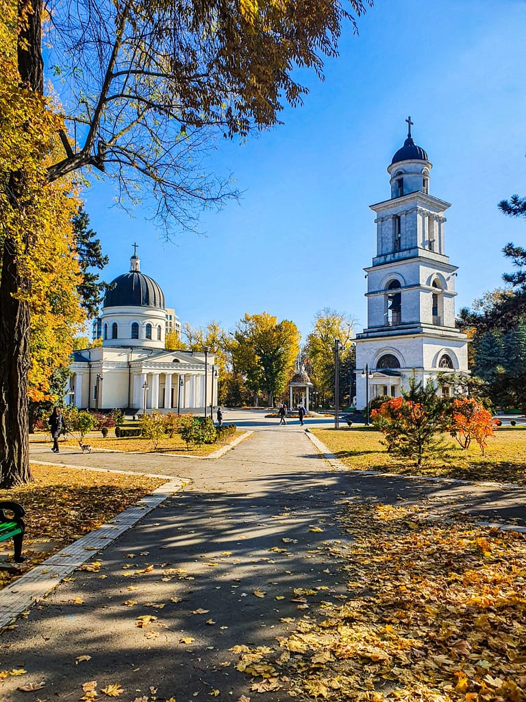 prima data la moldoveni, catedrala chisinau - madalinflorea.ro